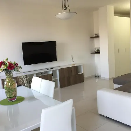 Elegant In | Sea View | 100 Sqm *