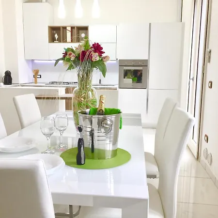 Apartment Elegant In | Sea View | 100 Sqm Gallipoli